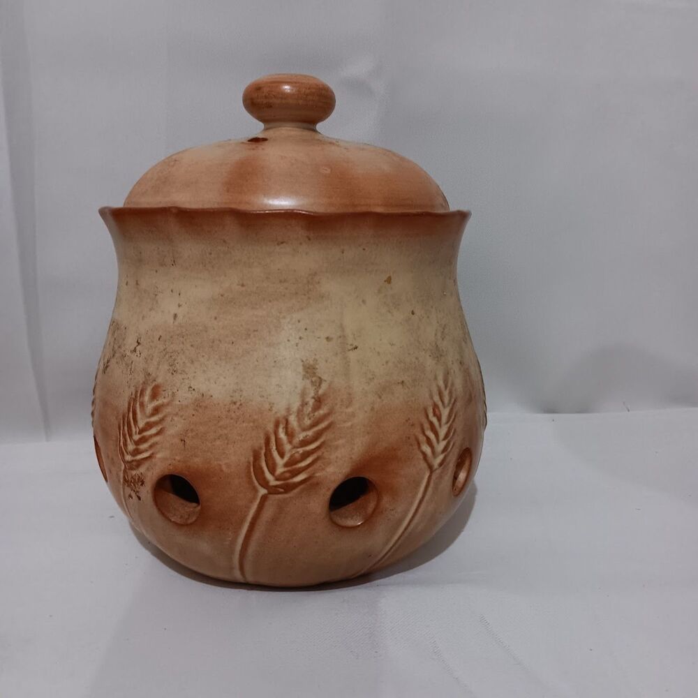 ceramic onion keeper. - Picture 2 of 5